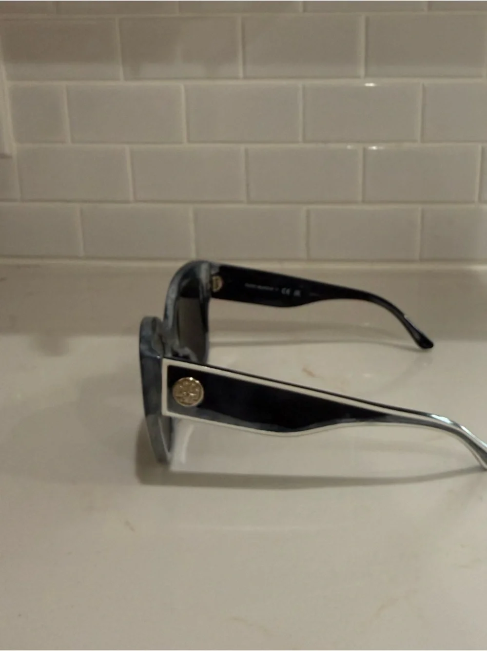 Tory Burch Women Sunglasses - Picture 2 of 4